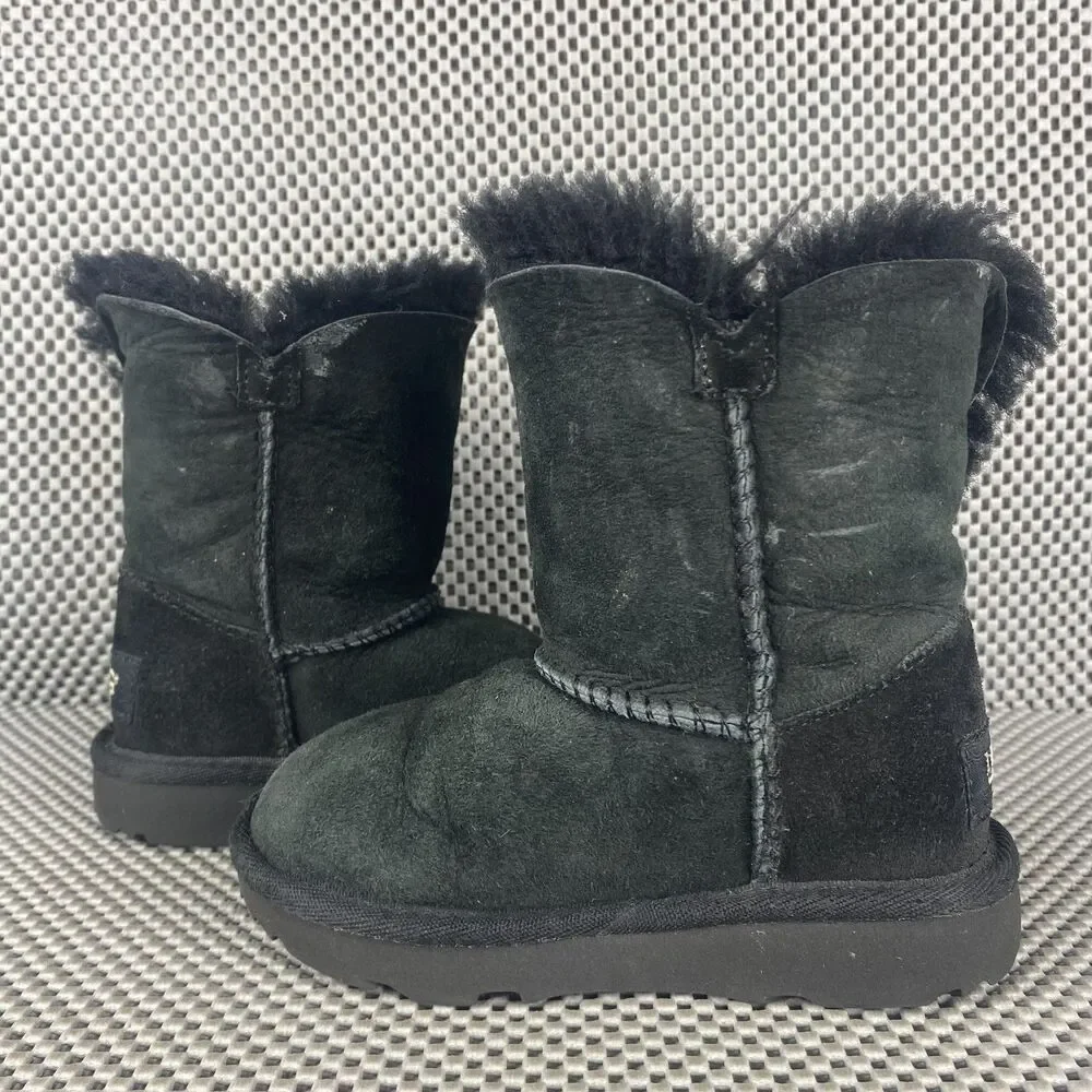 UGG bailey button